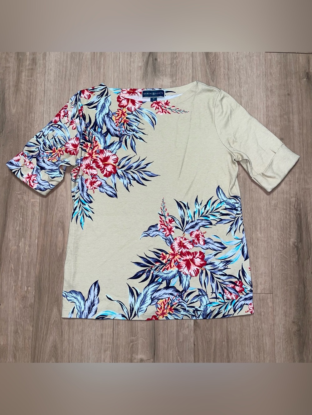 Women’s PMed Soft Cotton Blend Karen Scott Beige Floral Short Sleeve Tee EUC